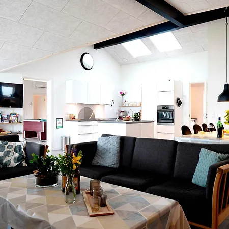 度假居 Luxurious Summer House With Space For Relaxation