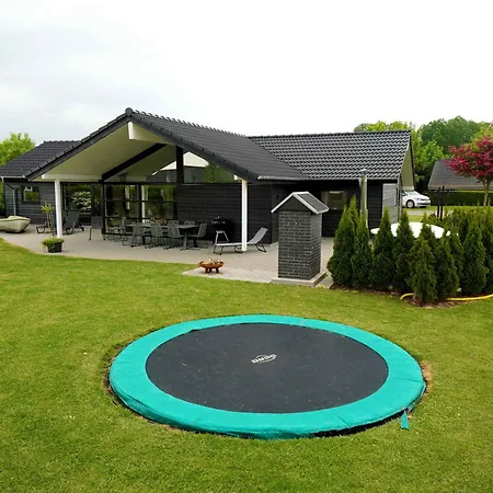 Luxurious Summer House With Space For Relaxation Holiday home